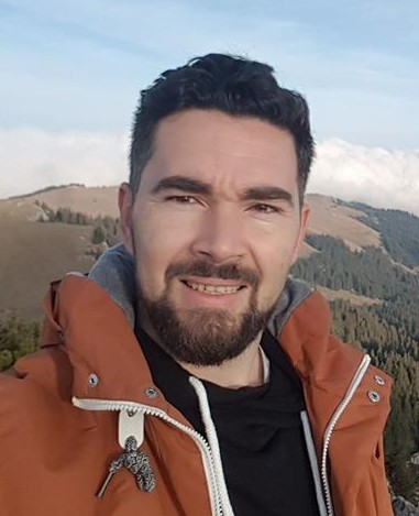 Adrian-Grosari